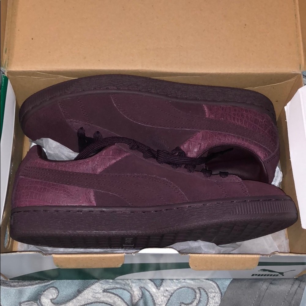 Size 7 purple puma sneakers